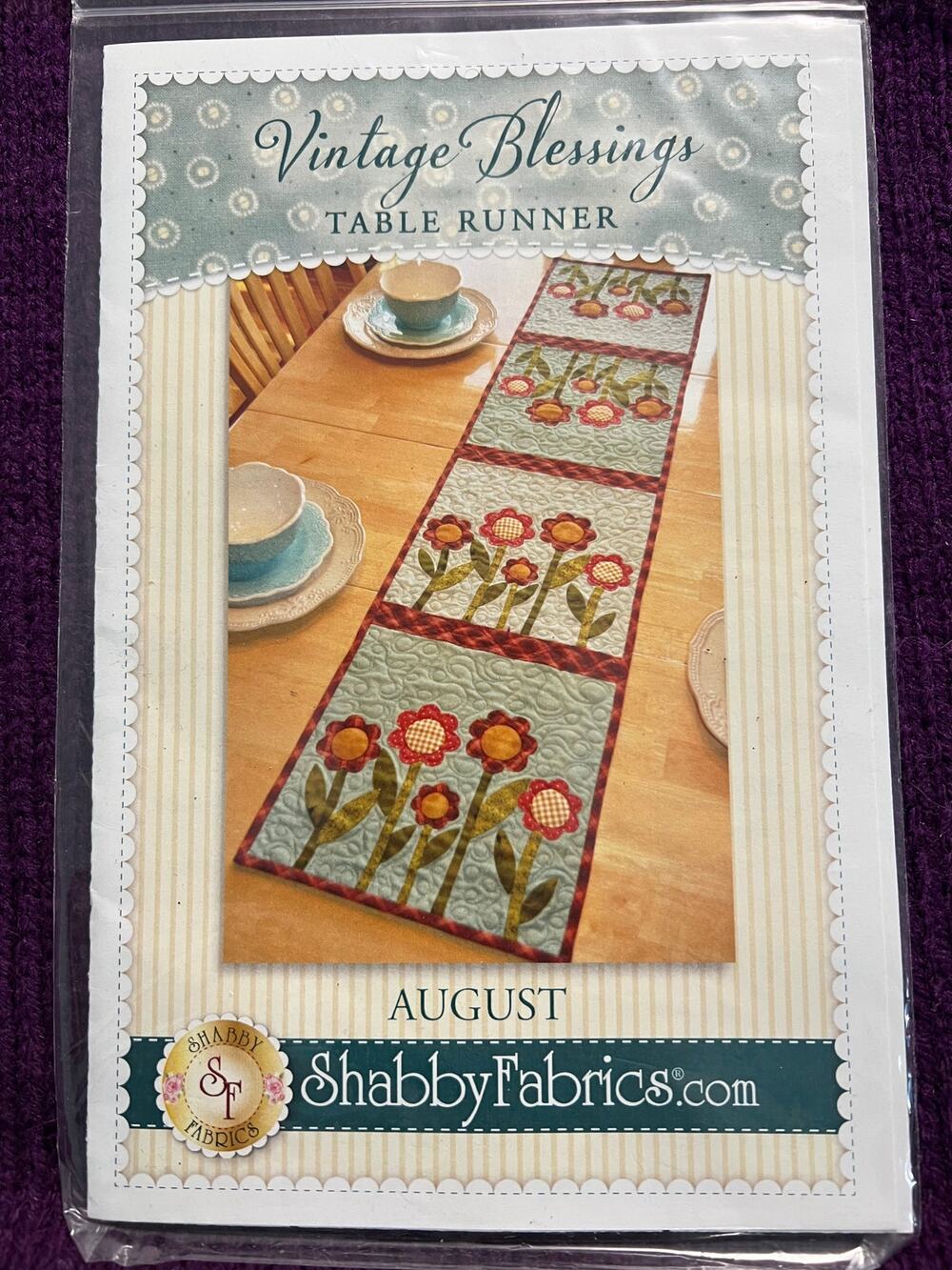 vintage blessings Quilt Sewing pattern agust flowers table runner